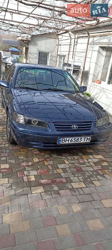 Седан Toyota Camry 1998 в Одесі