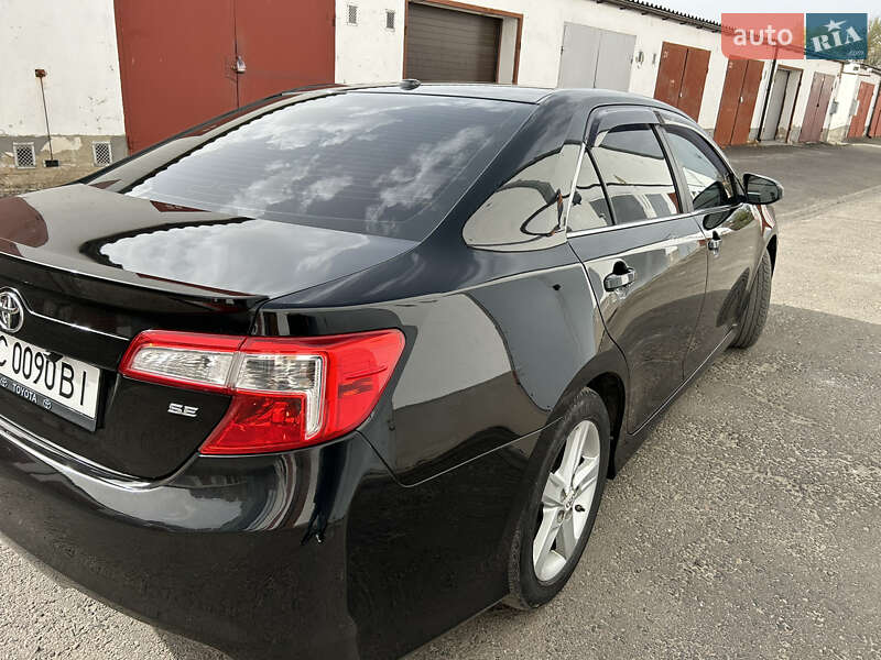Седан Toyota Camry 2012 в Луцьку