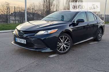 Toyota Camry 2021