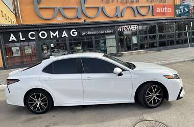 Toyota Camry 2022