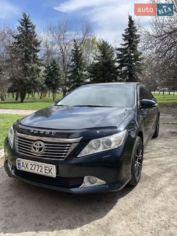 Седан Toyota Camry 2011 в Харкові