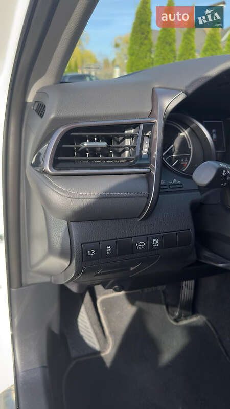 Седан Toyota Camry 2022 в Рівному