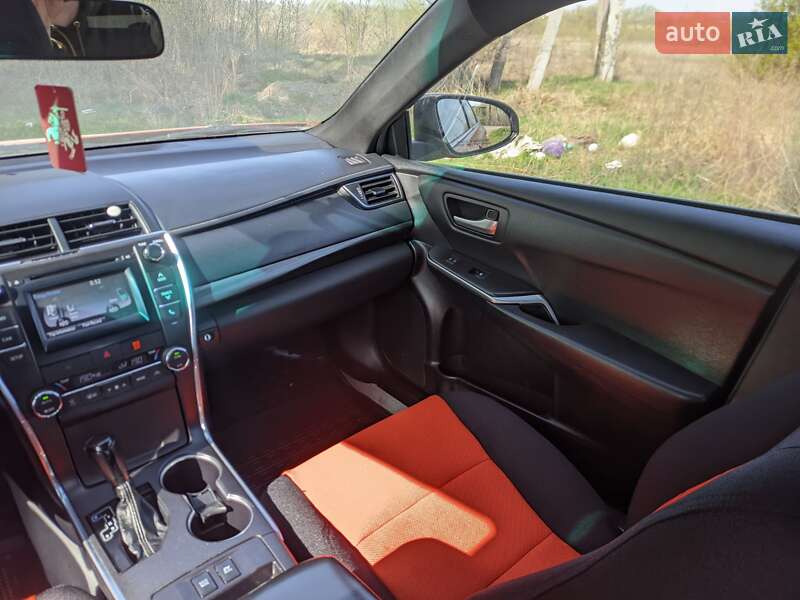 Седан Toyota Camry 2015 в Харкові
