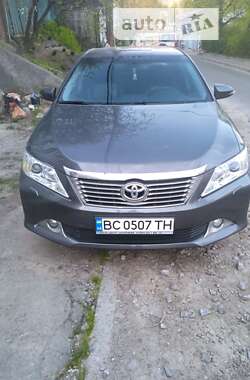 Седан Toyota Camry 2012 в Києві