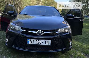 Седан Toyota Camry 2017 в Киеве