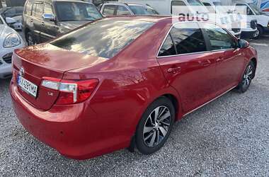 Седан Toyota Camry 2012 в Киеве