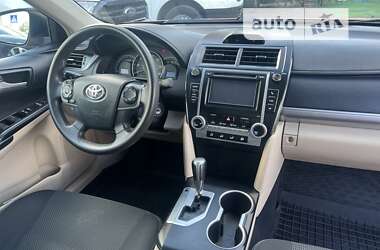 Седан Toyota Camry 2012 в Киеве