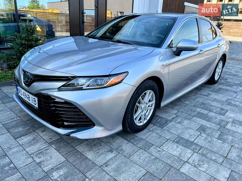Седан Toyota Camry 2018 в Києві