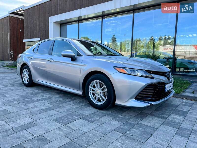 Седан Toyota Camry 2018 в Києві