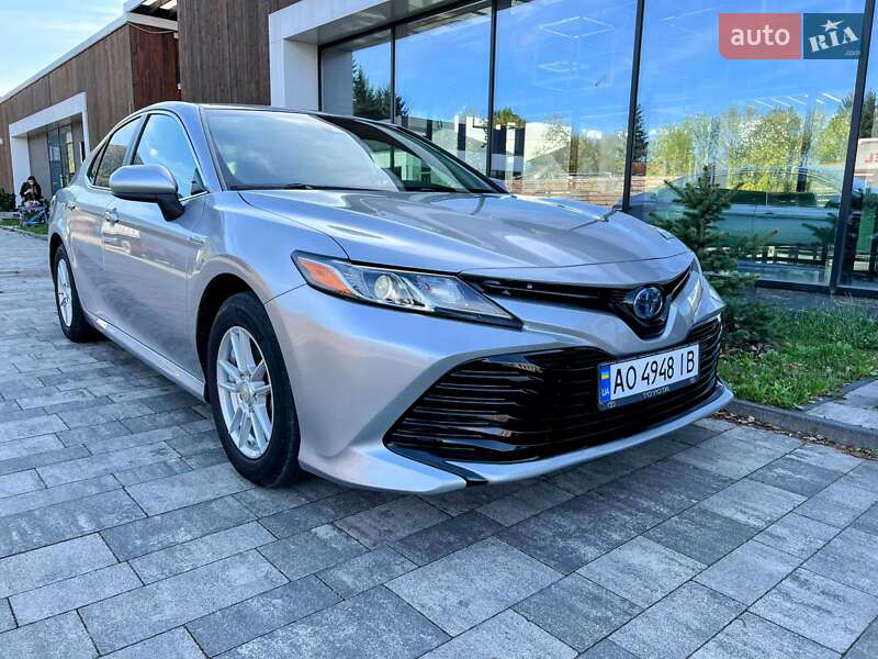 Седан Toyota Camry 2018 в Києві
