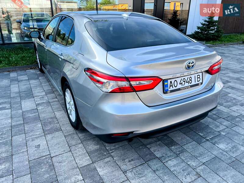 Седан Toyota Camry 2018 в Києві