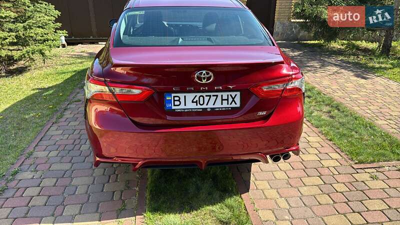 Седан Toyota Camry 2017 в Полтаві