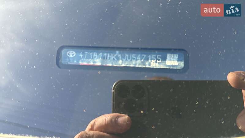 Седан Toyota Camry 2017 в Полтаві