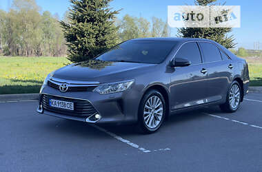 Седан Toyota Camry 2015 в Киеве