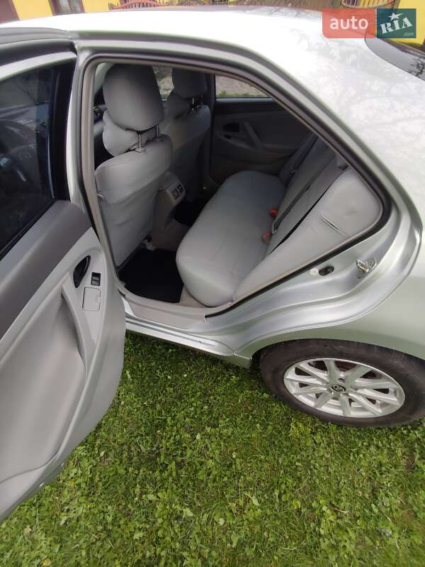 Седан Toyota Camry 2008 в Сумах