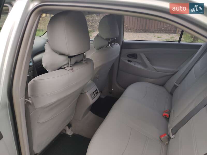 Седан Toyota Camry 2008 в Сумах