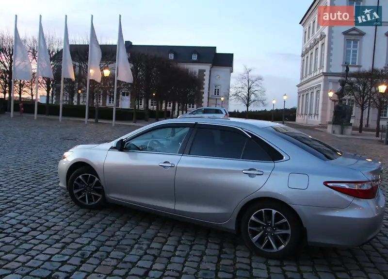 Седан Toyota Camry 2016 в 