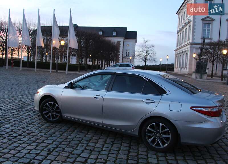 Седан Toyota Camry 2016 в Заліщиках