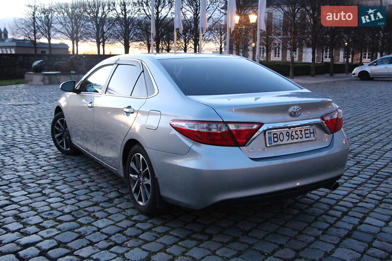 Седан Toyota Camry 2016 в Заліщиках