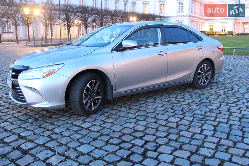 Седан Toyota Camry 2016 в Заліщиках