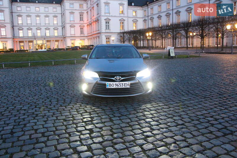 Седан Toyota Camry 2016 в Заліщиках