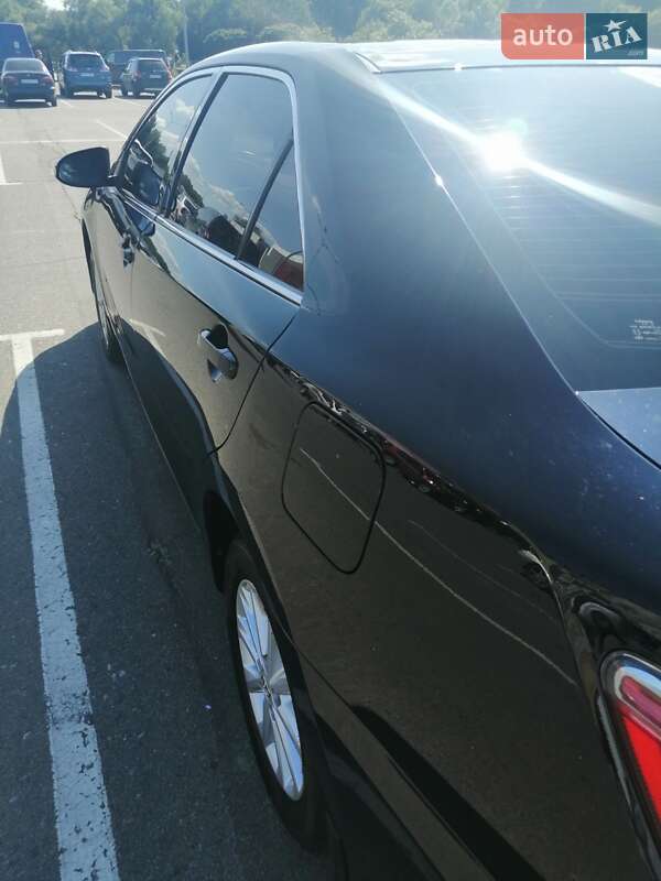 Седан Toyota Camry 2017 в Путивлі