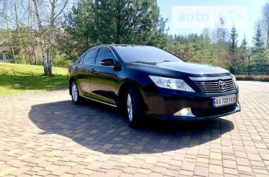 Седан Toyota Camry 2011 в Харкові