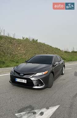 Toyota Camry 2019