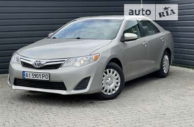 Седан Toyota Camry 2013 в Ірпені