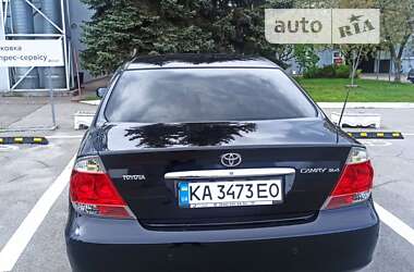 Седан Toyota Camry 2005 в Киеве