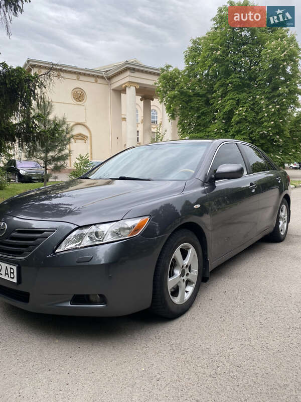 Седан Toyota Camry 2006 в Нікополі