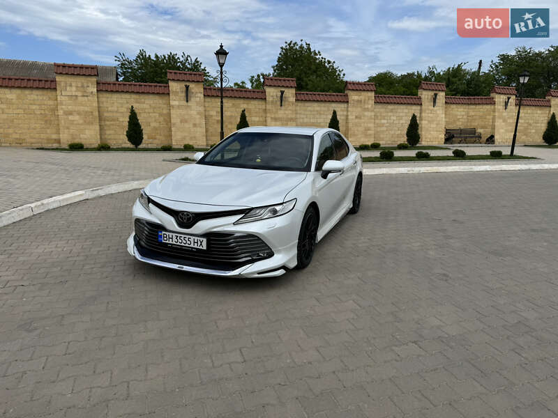 Седан Toyota Camry 2017 в Одессе