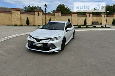 Седан Toyota Camry 2017 в Одессе