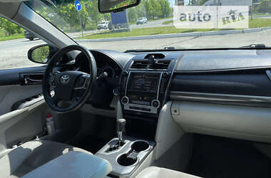 Седан Toyota Camry 2012 в Львові