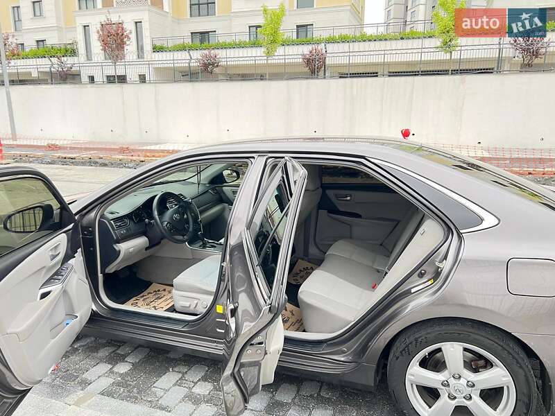 Седан Toyota Camry 2014 в Киеве фото 8 Седан Toyota Camry 2014 в Киеве