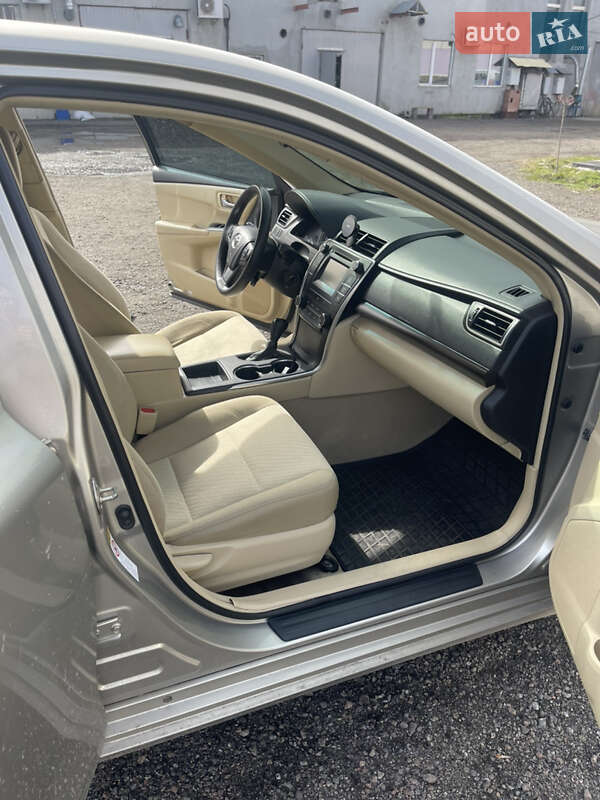 Седан Toyota Camry 2015 в Киеве фото 6 Седан Toyota Camry 2015 в Киеве