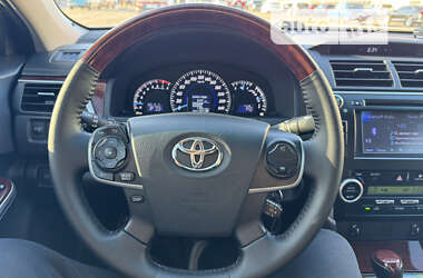 Седан Toyota Camry 2012 в Полтаве