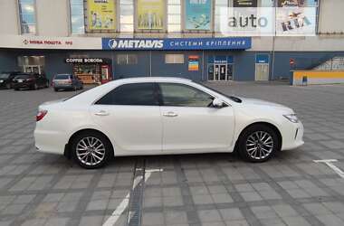 Седан Toyota Camry 2017 в Виннице