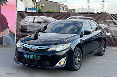 Toyota Camry 2015