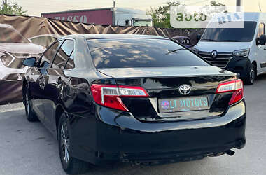 Седан Toyota Camry 2015 в Одессе