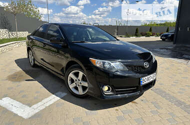 Седан Toyota Camry 2013 в Тернополі