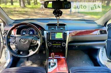 Седан Toyota Camry 2013 в Горішніх Плавнях