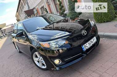 Седан Toyota Camry 2014 в Стрию