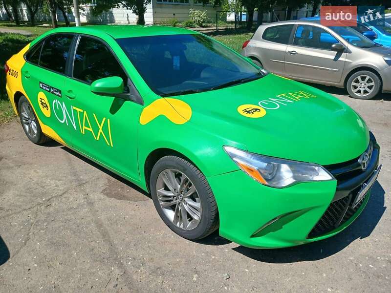 Седан Toyota Camry 2017 в Харкові