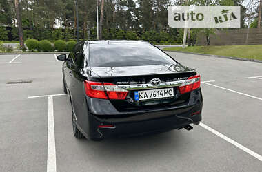 Седан Toyota Camry 2012 в Киеве