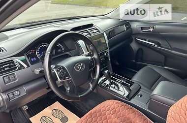 Седан Toyota Camry 2012 в Киеве