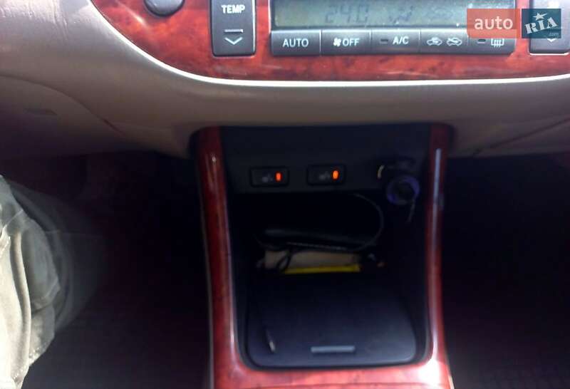Седан Toyota Camry 2003 в Городище
