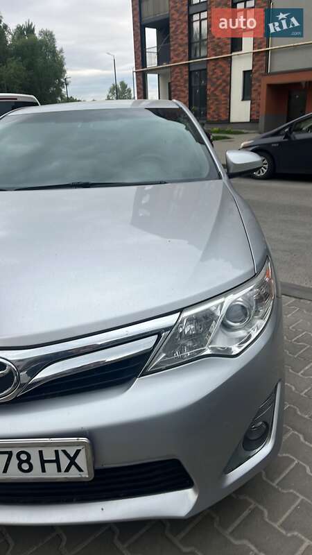 Седан Toyota Camry 2014 в Броварах