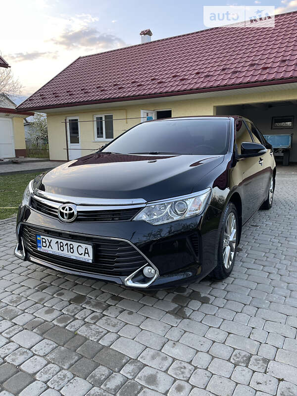 Седан Toyota Camry 2016 в Дунаївцях
