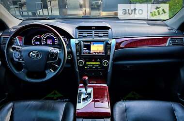 Седан Toyota Camry 2011 в Киеве